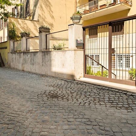 3 Bed Modern Flat - 15 Minutes Walk To Colosseum Roma Dış mekan fotoğraf